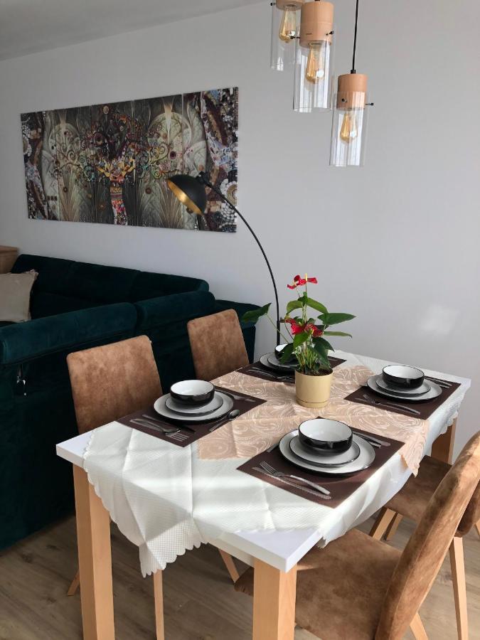 Tatra Billetee Apartman S Luxusnym Vyhladom Na Vysoketatry A Sukromnym Wellness Poprad Exterior photo